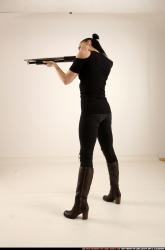 claudia-shotgun-aiming