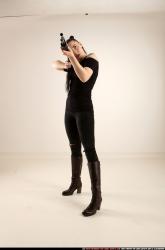 claudia-shotgun-aiming