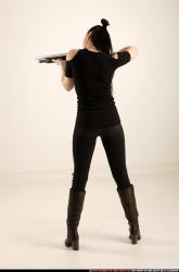 claudia-shotgun-aiming