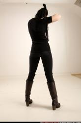 claudia-shotgun-aiming