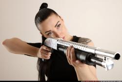 claudia-shotgun-aiming