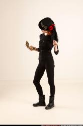 victoria-steampunk-phone-pose1