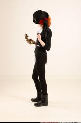 victoria-steampunk-phone-pose1