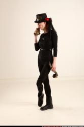 victoria-steampunk-phone-pose2