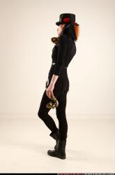 victoria-steampunk-phone-pose2