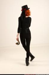 victoria-steampunk-phone-pose2