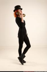 victoria-steampunk-phone-pose2