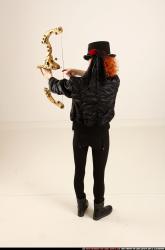 victoria-steampunk-bow-aiming