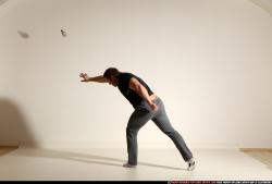 smax-jack-throwing-grenade