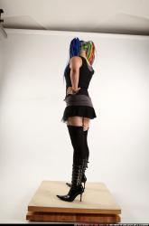 dolores-shotgun-aiming