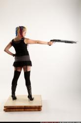 dolores-shotgun-aiming