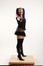 dolores-shotgun-aiming