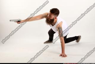 2017 09 OSCAR PISTOL AIMING 01 B