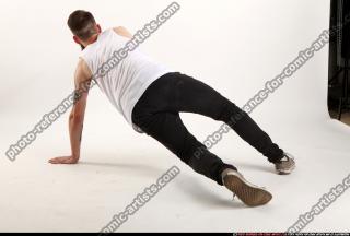 2017 09 OSCAR PISTOL AIMING 04 B