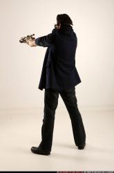 jerry-steampunk-crossbow-pistol-aiming