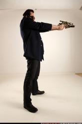 jerry-steampunk-crossbow-pistol-aiming