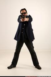 jerry-steampunk-crossbow-pistol-aiming