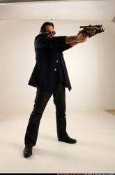 jerry-steampunk-crossbow-pistol-aiming