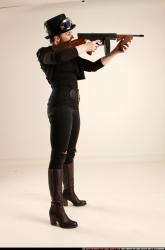 claudia-steampunk-tommygun-shooting
