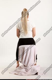 2017 12 KAYA HORSE RIDING POSE 04 B