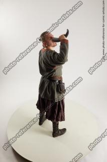 medieval man drinking from horn sigvid 10a