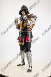 Yelvik_Cosplay_Scorpion_Fighting_Pose_Dagger