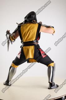 Yelvik_Cosplay_Scorpion_Fighting_Pose_Dagger
